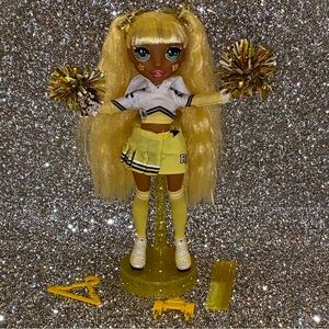 Rainbow High Sunny Cheer